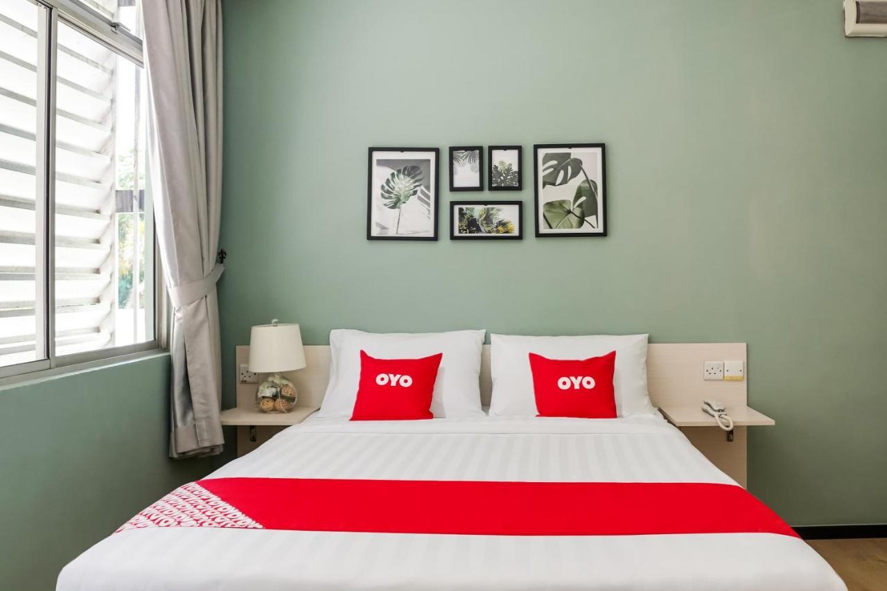 Oyo 89603 Treeline Urban Inn Кота-Кинабалу Экстерьер фото